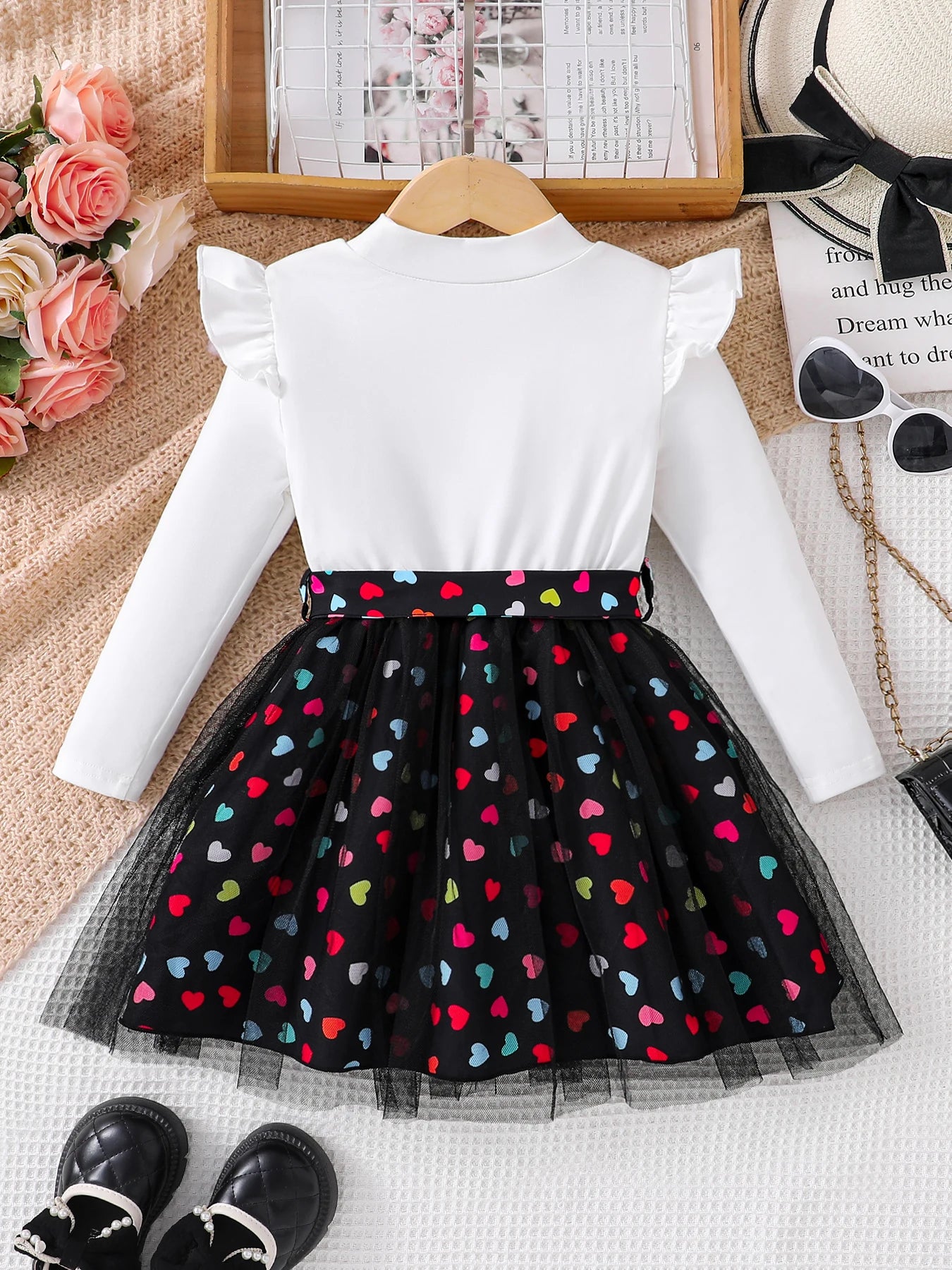 Spring and autumn new fashion liberal girl cartoon print knitted round neck long sleeve top + mesh print pleated skirt