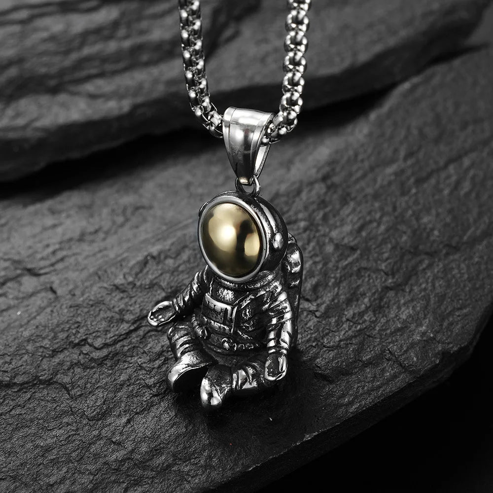 Punk Personality Astronaut Pendant Necklace For Men Women Fashion Hip Hop Wear Stainless Steel Necklace Chain Jewelry Gift