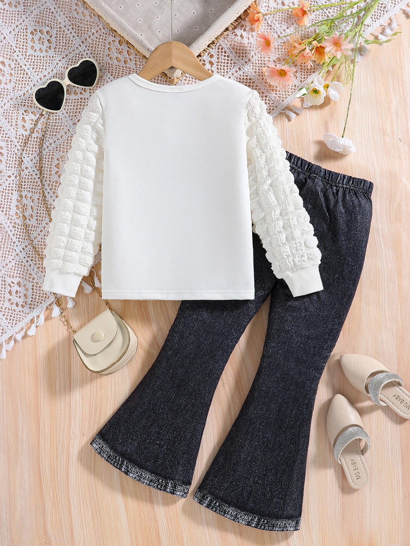Spring and Autumn Girls' Fashion Set with White Round Neck Cartoon Printed Long Sleeve and Solid Color Slimming Pants, Two Piece